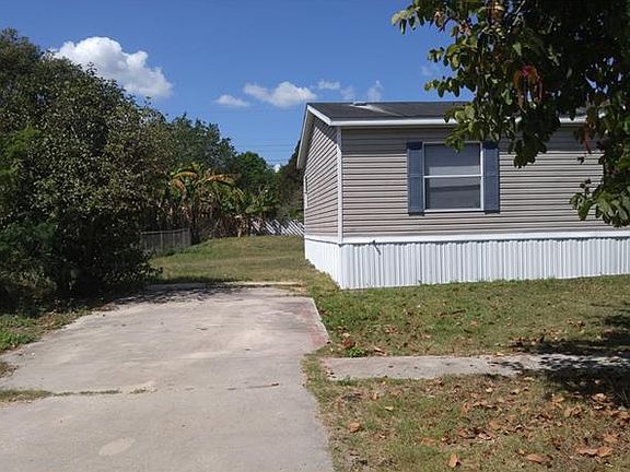 2nd image of 1811 Venus St