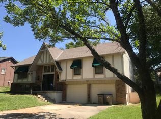 1015 Silver Lake Dr, Raymore, MO 64083