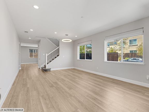 3rd image of 521 Havenhill Road