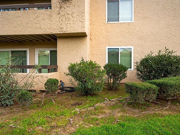 4th image of 293 Tradewinds Dr APT 1