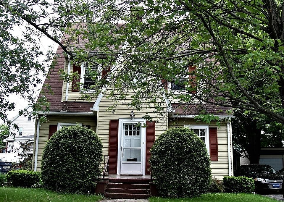 1st image of 31 Putnam Park