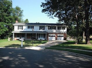 2214 Creek Dr, Alexandria, VA 22308