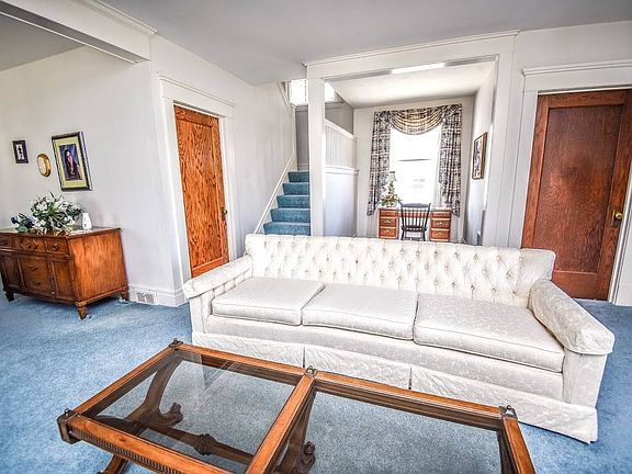 4th image of 681 Parkside Ave