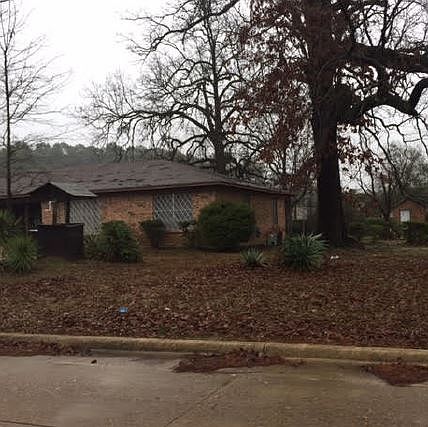 3rd image of 3810 Sanderson Ln