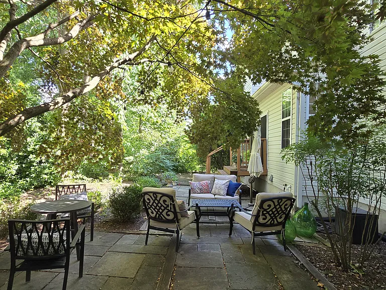 7 Matson Ct — Photo 37