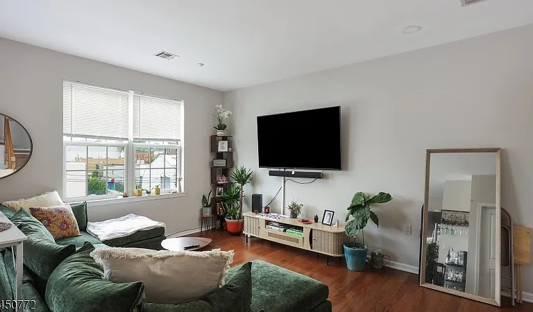 1209 Summit Ave #405 — Photo 5