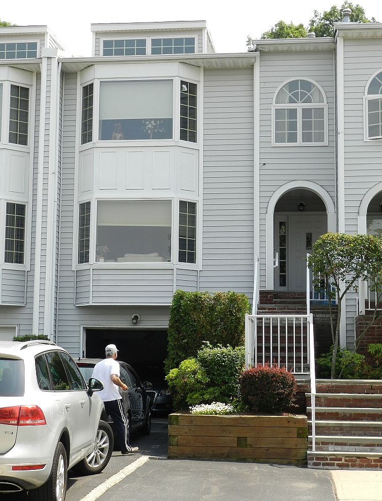 24028 Oak Park Dr, Douglaston, NY 11362 Zillow