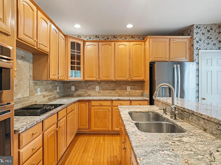 13280 Maple Creek Ln — Photo 23