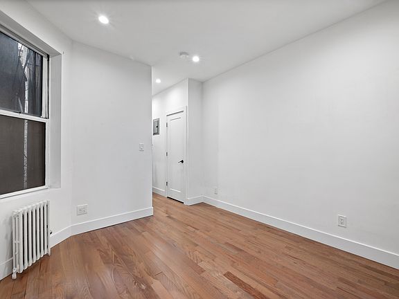 3rd image of 615 1/2 Hudson St APT 2