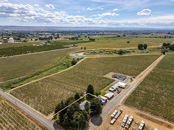 2nd image of 2050 Olmstead Rd