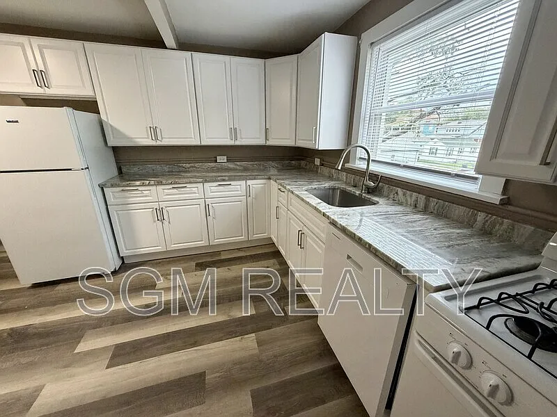 2 bed, 1.0 bath, 750 sqft, $1,200 — Photo 4