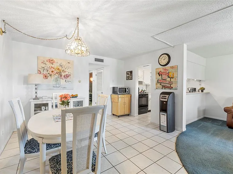 2525 W Bay Dr #C21 — Photo 13