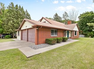 4550 Lakeshore Rd, Fort Gratiot, MI 48059