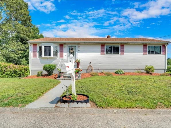 89 Vineyard Ave, Cumberland, RI 02864