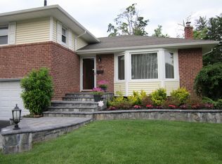 55 Stuart Dr, Syosset, NY 11791