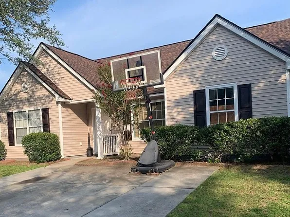 11 Spruce Dr, Bluffton, SC 29910