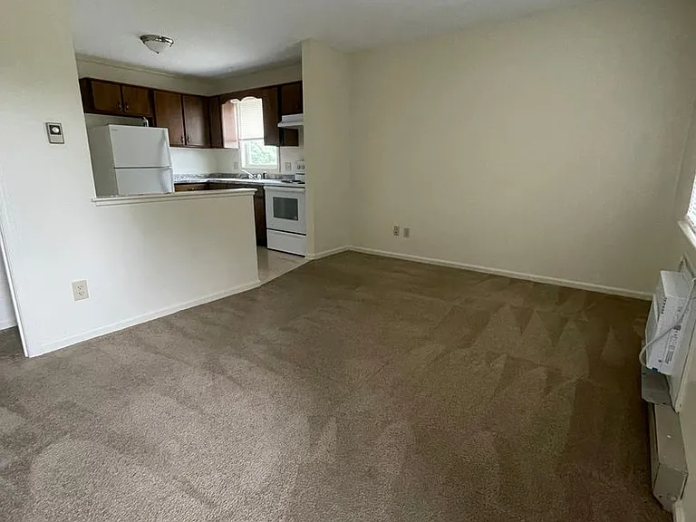 43 Pleasant Hill Rd #B — Photo 2