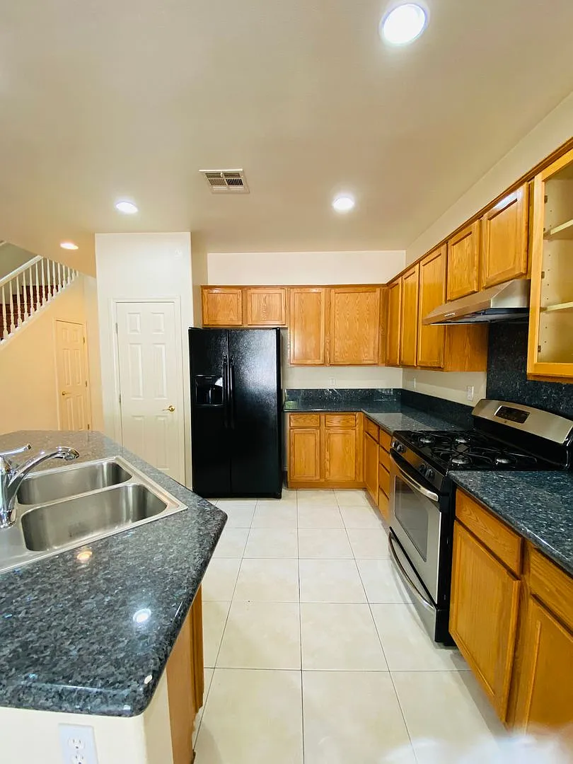 Gated Community, Beautiful 2 Story Home! One Bedroom Downstairs, Laminate Wood Flooring Throughou... — Photo 4