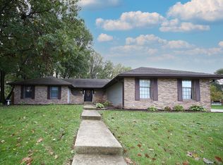 809 Lakeshore Dr, Morris, IL 60450