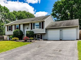 6228 Wynmoor Dr, Cicero, NY 13039