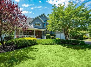 11 Greenwood Ln, Saint James, NY 11780