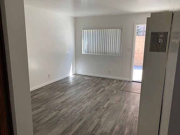 3rd image of 648 E 97th St APT 3