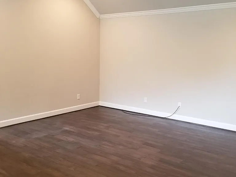 5326 Larkin St — Photo 18