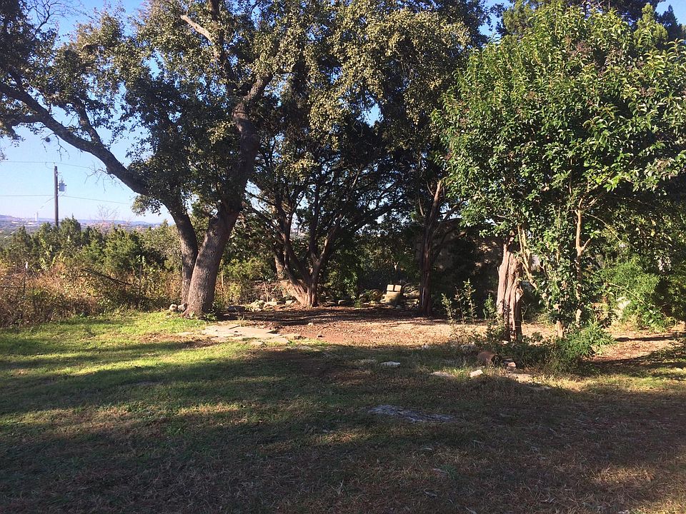 2nd image of 1400 Texas St