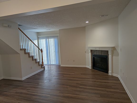 5th image of 207 W Nicholas Dr Unit D