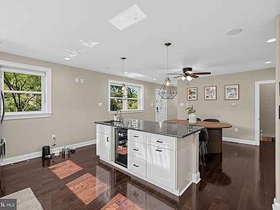 5th image of 700 Livezey Ln