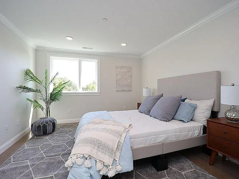 1400 Centre St #203 — Photo 8