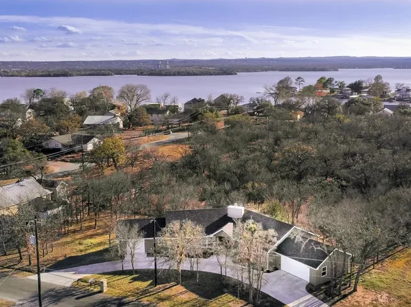 518 E Bluebriar Drive, Granite Shoals, TX 78654