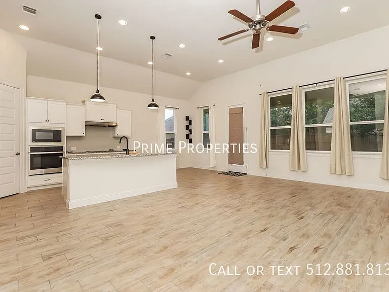 1401 Highland Ridge Rd — Photo 2