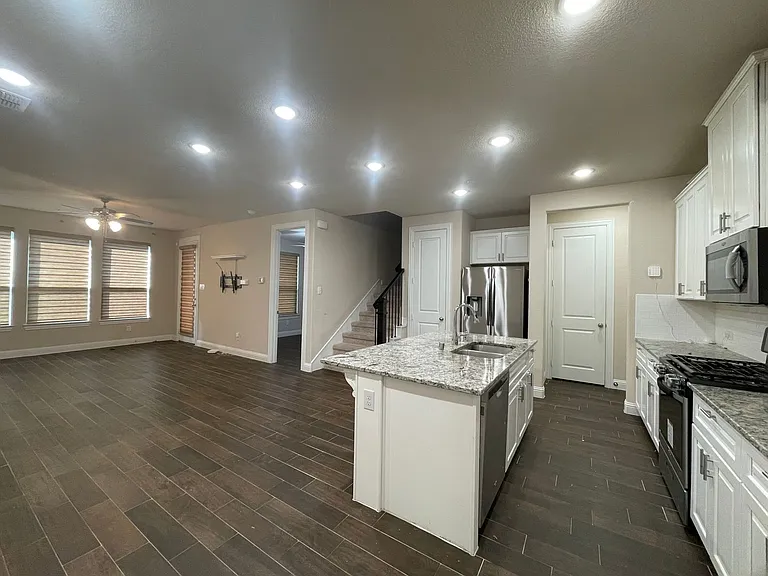 1038 Mj Brown St — Photo 2