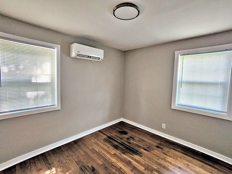 1502 Randolph Ave SE — Photo 10