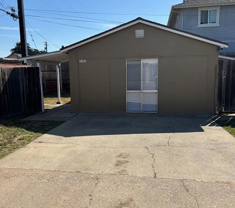 539C E Newlove Dr