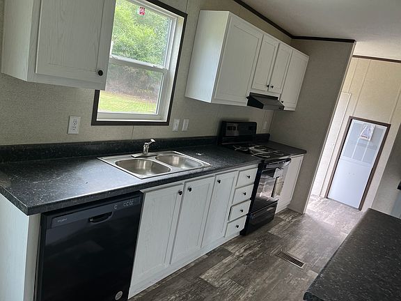 4th image of 7023 Thelma Dr