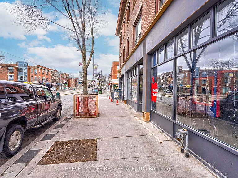 1074 Saint Clair Ave W #4 — Photo 6