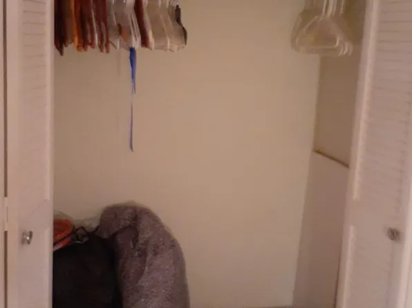 1201 NE 191st St APT 402, Miami, FL 33179