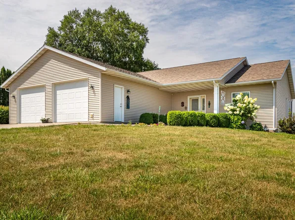 99 Sunset Dr, Caledonia, MN 55921