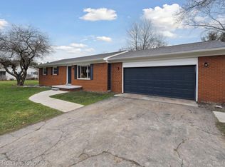 159 Groveland Dr, Howell, MI 48843