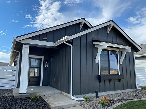 2nd image of 2939 N Phoenix Ln