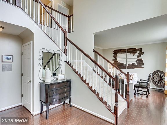 2nd image of 5 Woodford Dr
