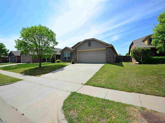 2nd image of 4013 W 104th Pl S