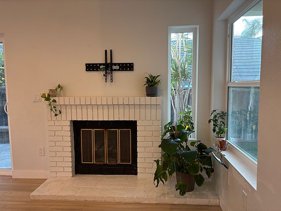 5th image of 30 Aspen Creek Ln
