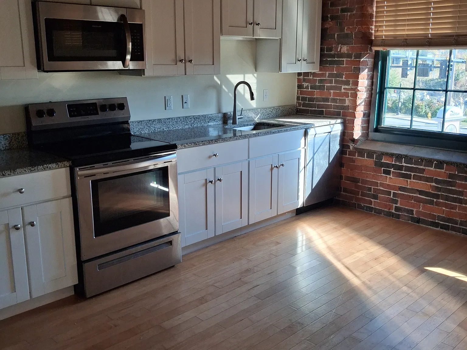 Studio, $1,700 — Photo 2