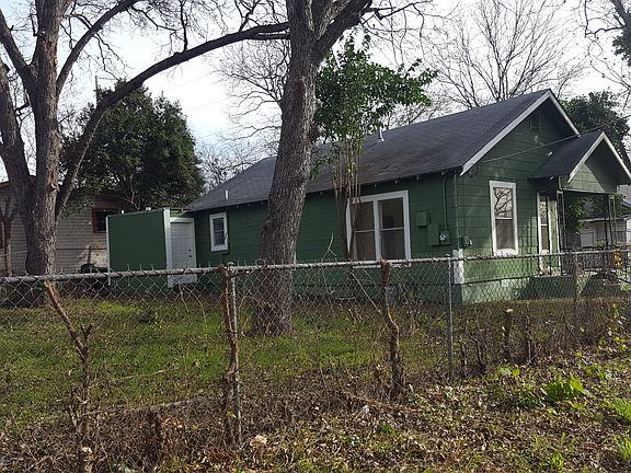 2nd image of 1212 N Navidad St