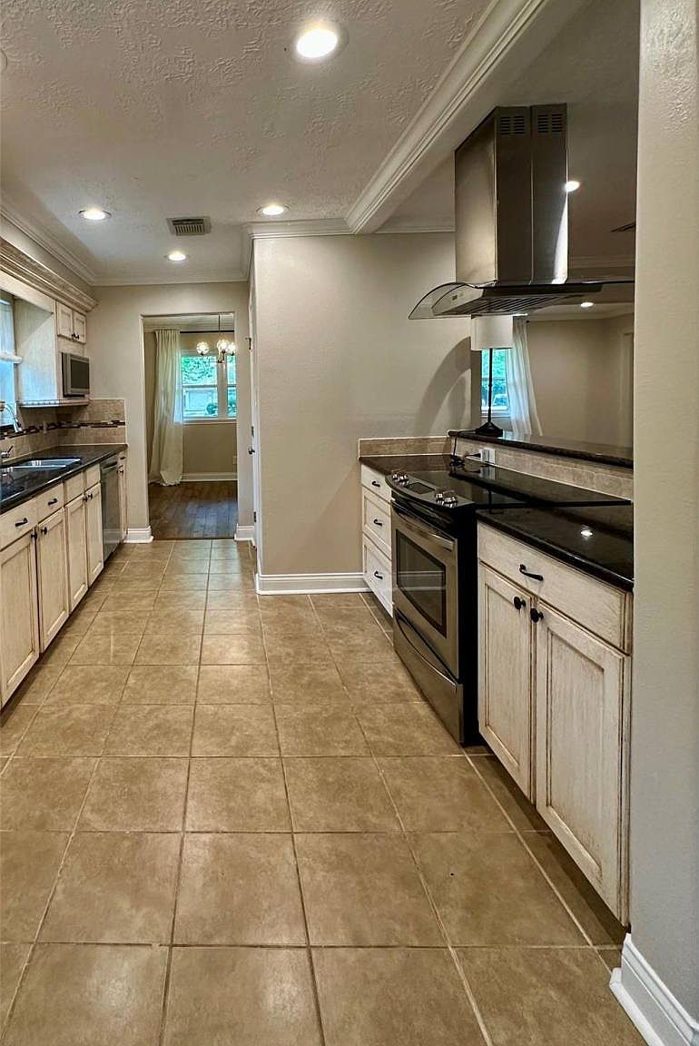 1906 Mapleton Dr, Houston, TX 77043 | Zillow