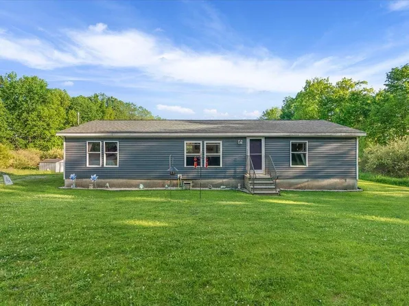9423 E Baker Rd, Hesperia, MI 49421