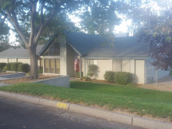 3rd image of 9750 Onyx St